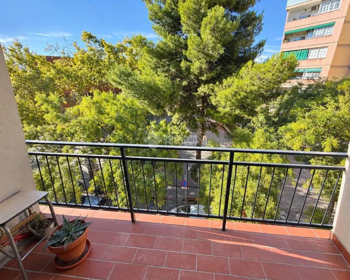 Piso con terraza en venta en Can Vidalet, imagen 2