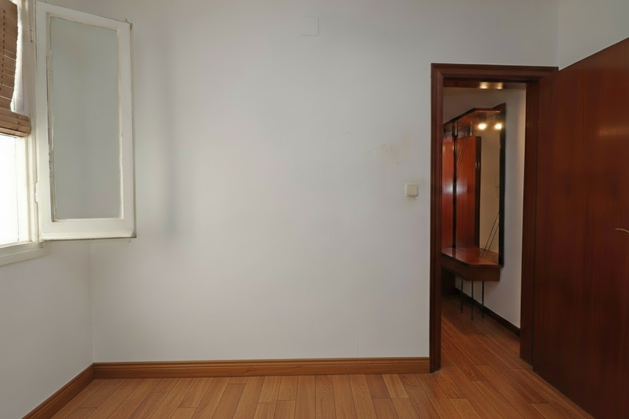 Dormitori de Pis en venda en Esplugues de Llobregat amb Balcó