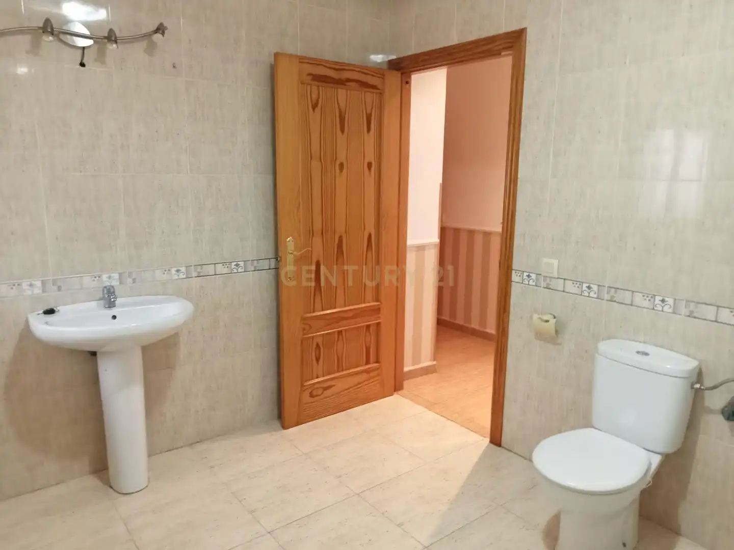 Bathroom of Flat for sale in Olivenza  with Air Conditioner, Storage room and Balcony