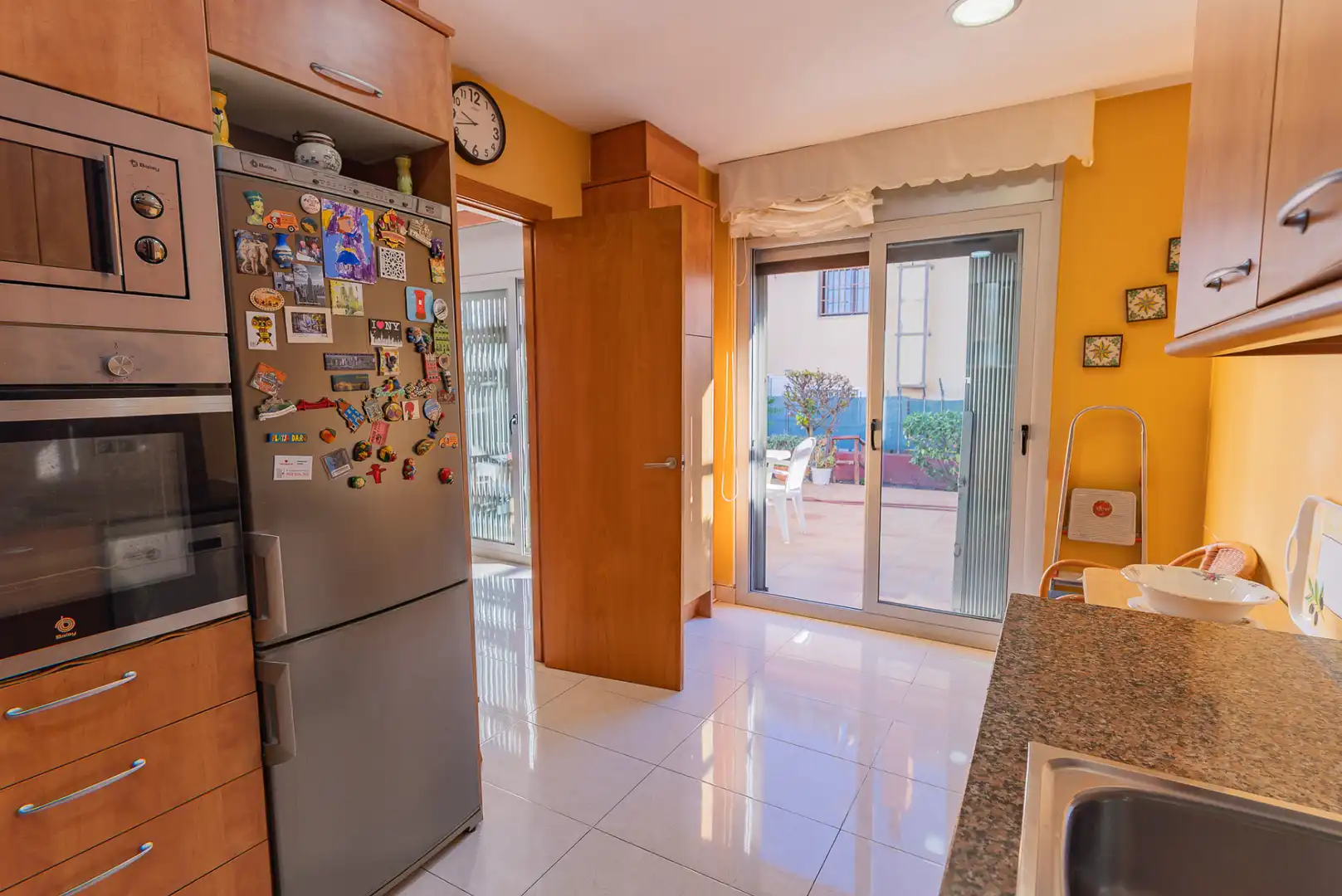 Casa pareada con jardín en venta en Carrer Illes Canàries, imagen 10