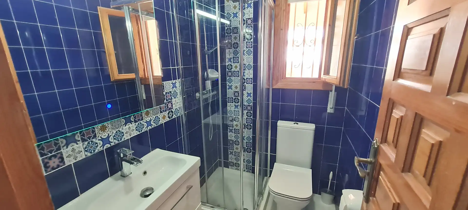 Badezimmer von Haus oder Chalet zum Verkauf in Calpe / Calp mit Klimaanlage, Privatgarten und Abstellraum
