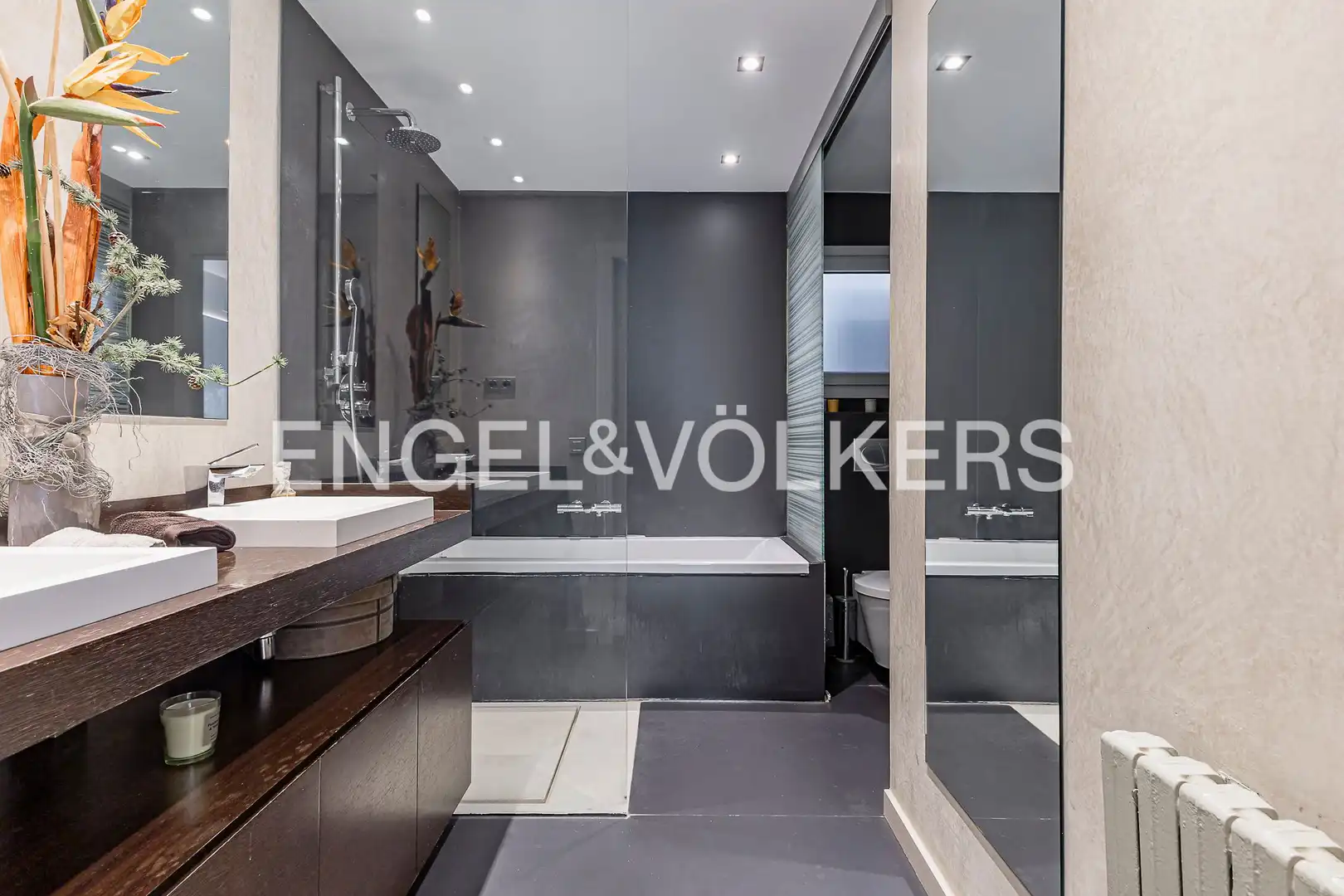 Baño de Piso en venta en Barcelona con Aire acondicionado, Calefacción y Jardín privado