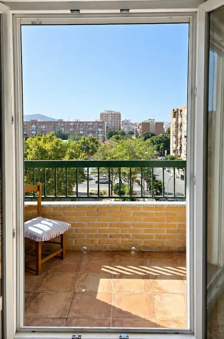 Flat for rent in Calle Carmen Conde, Ciudad Jardín