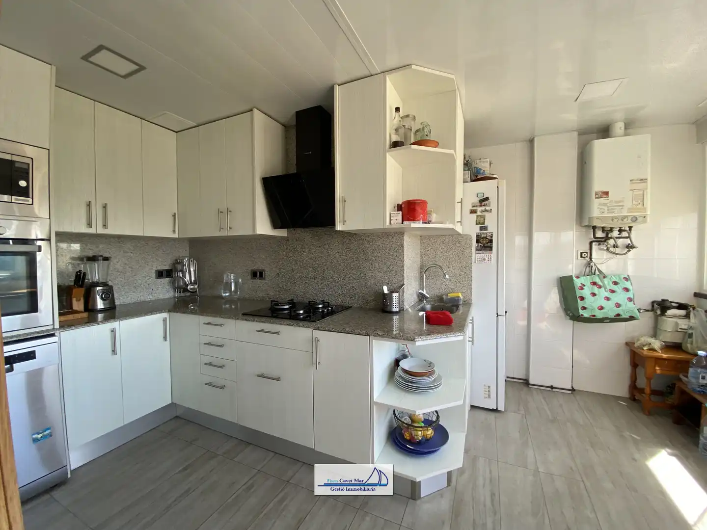 Cuina de Apartament en venda en Cambrils amb Parquet, Moblat i Piscina comunitària