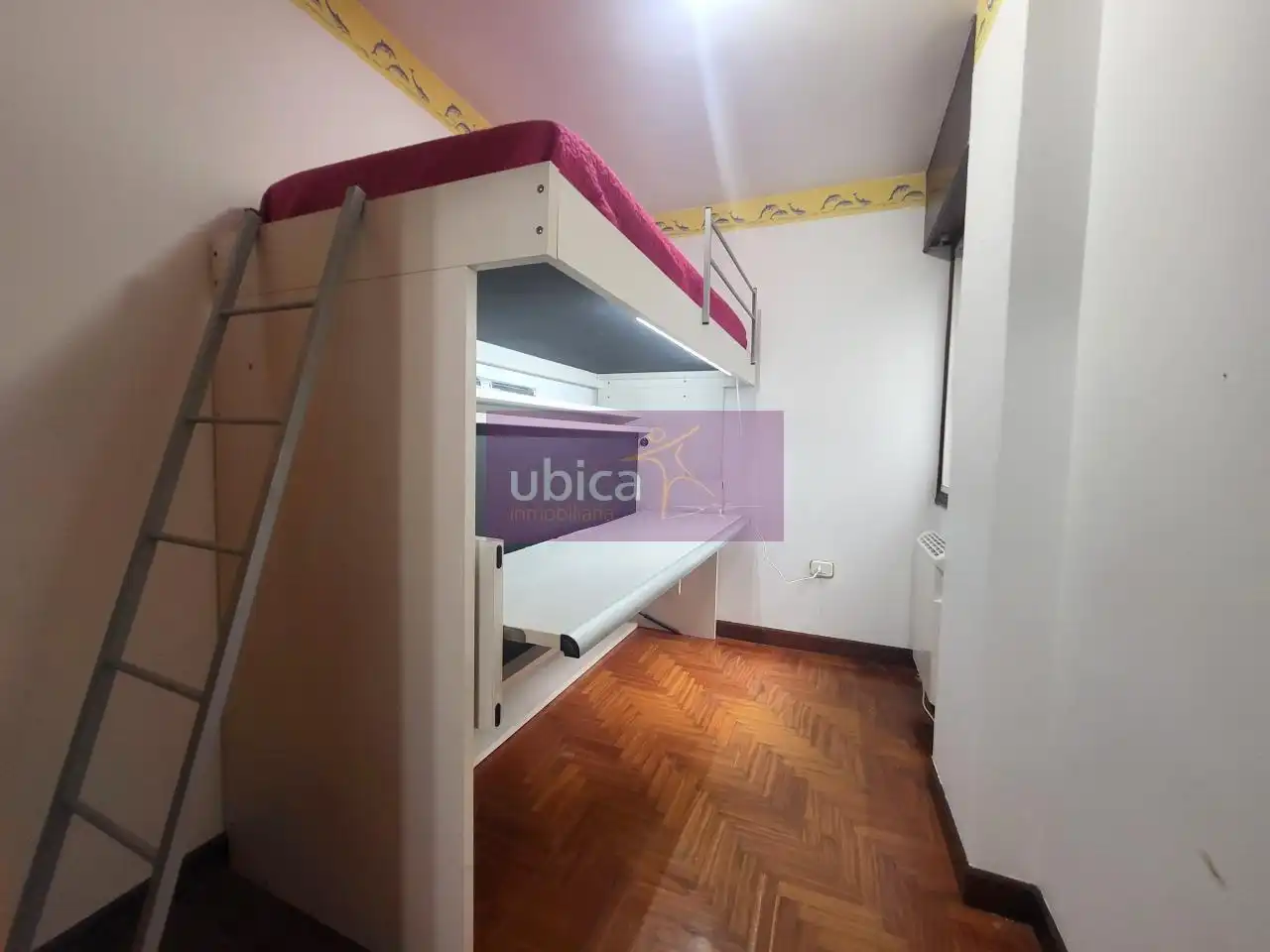 Habitación de Piso en venta en Vigo  con Calefacción, Parquet y Terraza