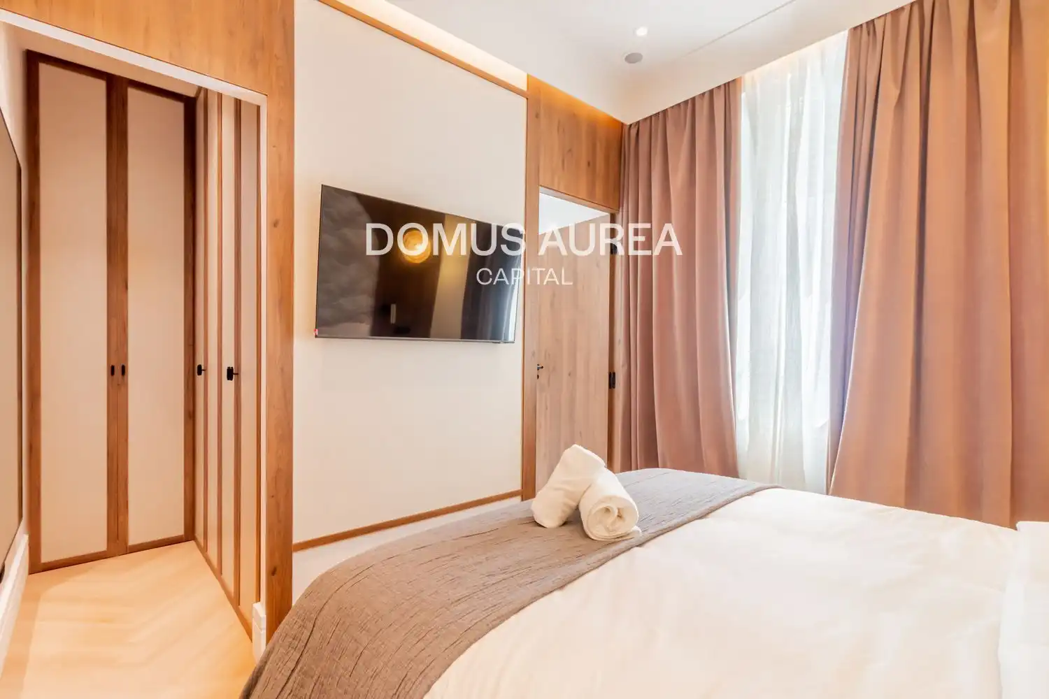 Bedroom of Attic for rent in Madrid  with Air Conditioner, Heating and Parquet flooring