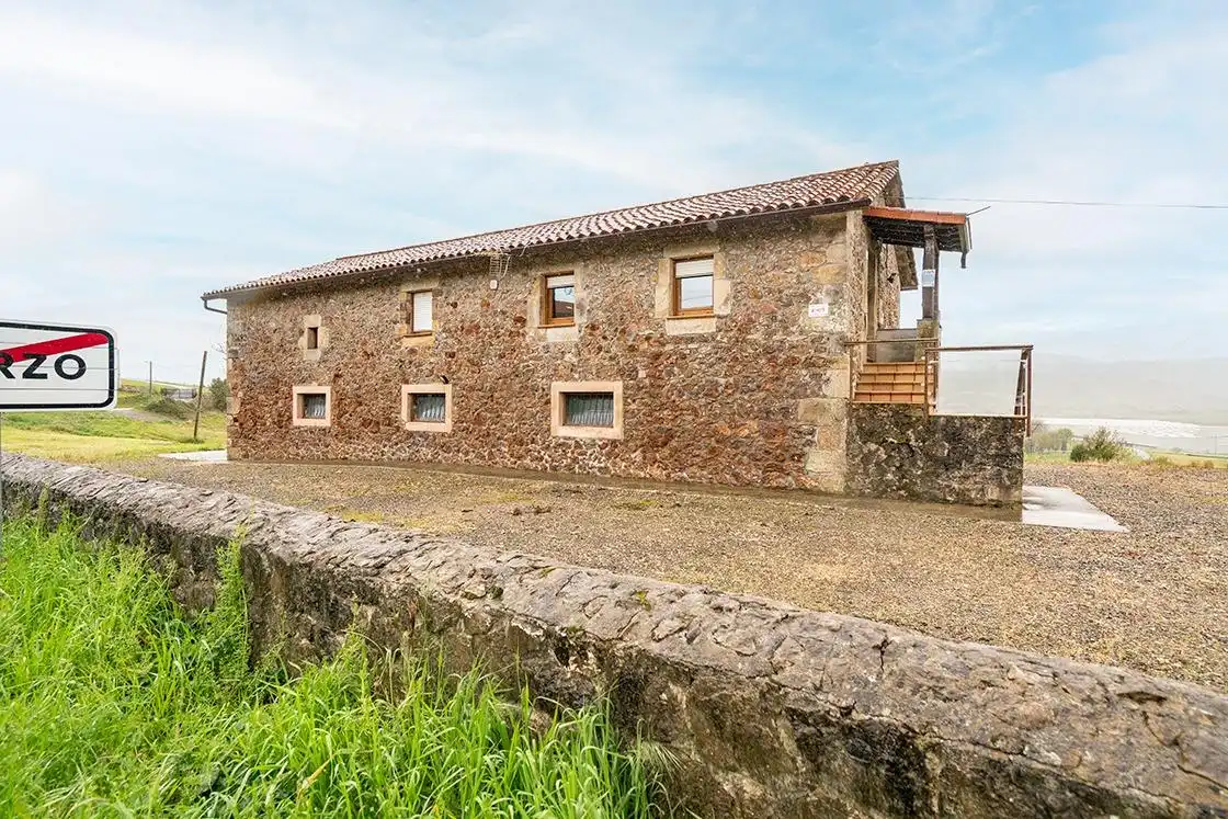 Vista exterior de Finca rústica en venta en Penagos con Calefacción, Jardín privado y Trastero