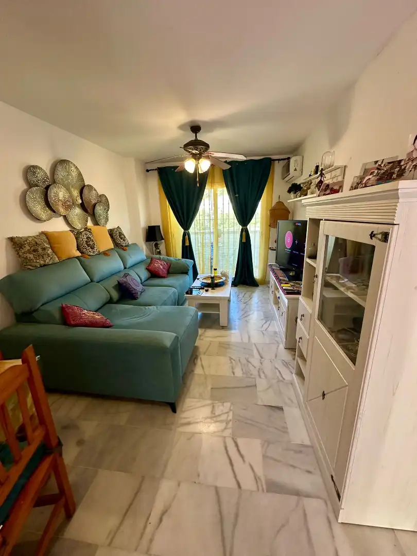 Sala de estar de Apartamento en venta en Benalmádena con Aire acondicionado, Terraza y Amueblado