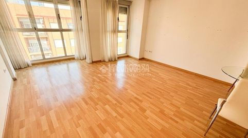 Foto 2 de Piso de alquiler en Barrio de Benicalap, Valencia Capital
