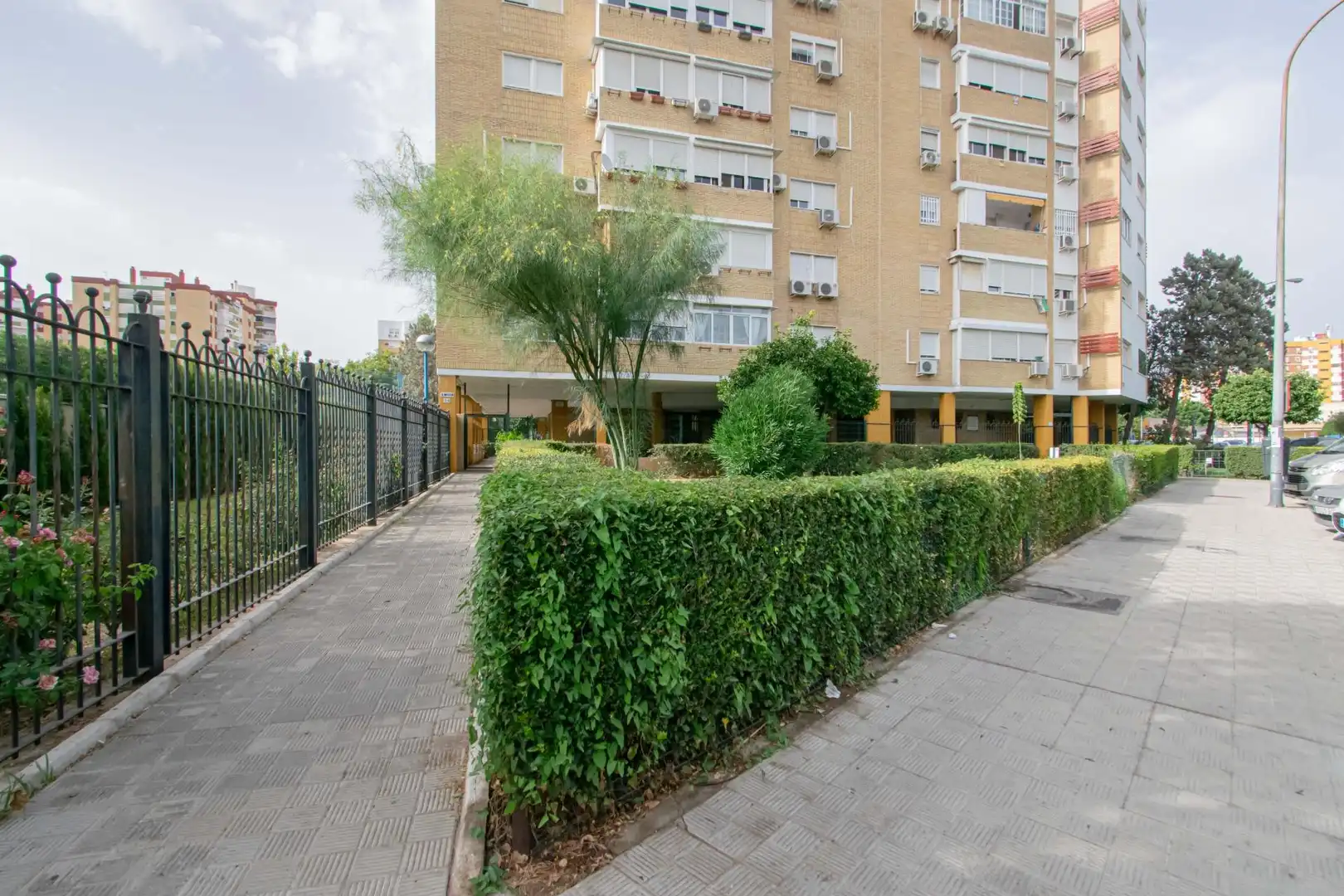 Vista exterior de Pis en venda en Sevilla amb Aire condicionat, Calefacció i Piscina comunitària