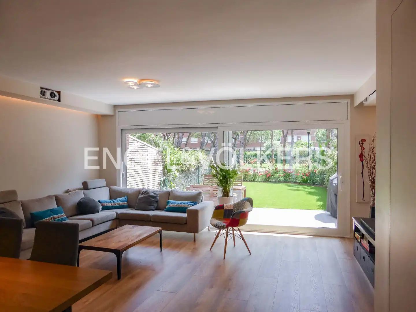 Vista exterior de Casa o xalet de lloguer en Gavà amb Aire condicionat, Calefacció i Jardí privat