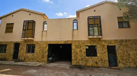 "La escapada perfecta: comodidad y naturaleza unidas en este chalet.