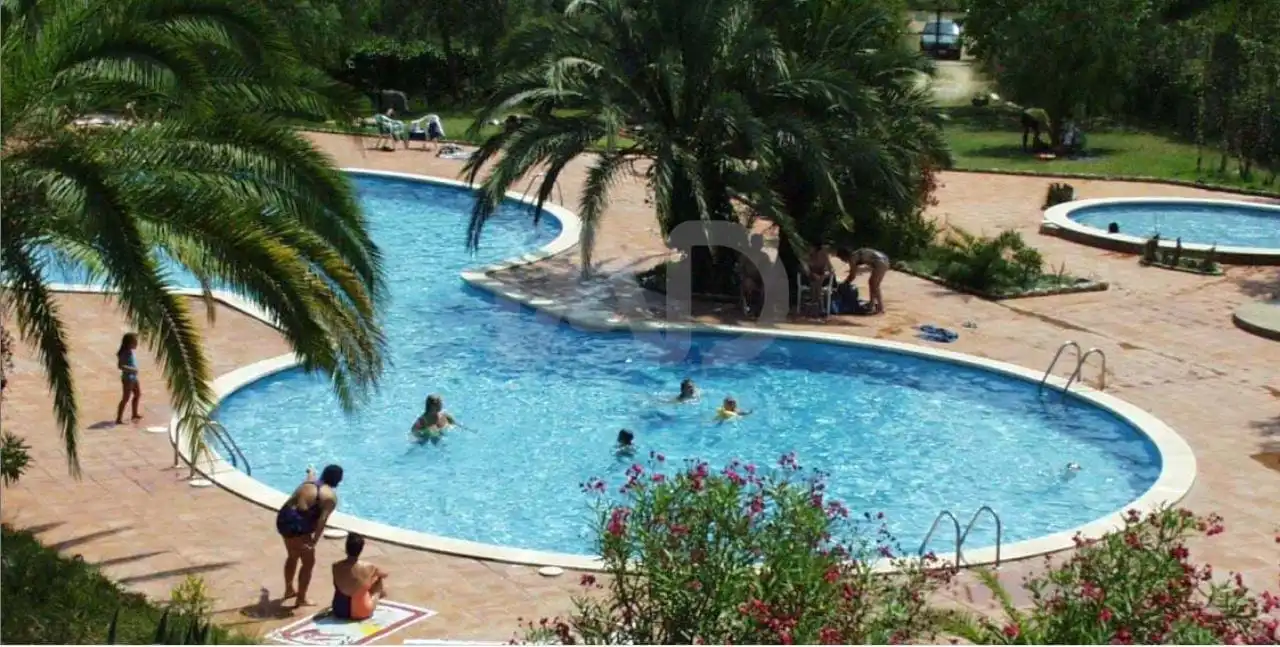 Piscina de Edifici en venda en Canyelles