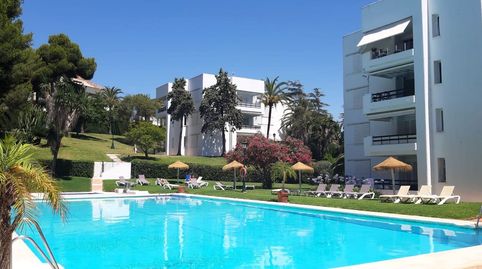 Los Monteros: Tu Lienzo Frente al Mar