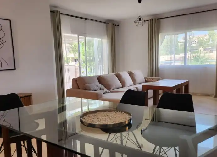 Sala de estar de Apartamento en venta en Marbella con Terraza, Trastero y Amueblado