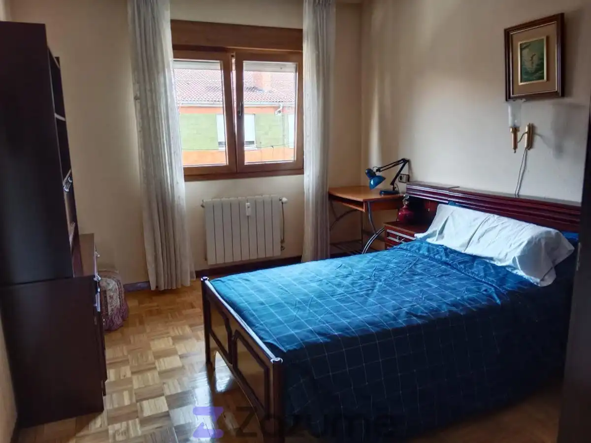 Habitación de Piso de alquiler en Siero con Aire acondicionado, Calefacción y Trastero