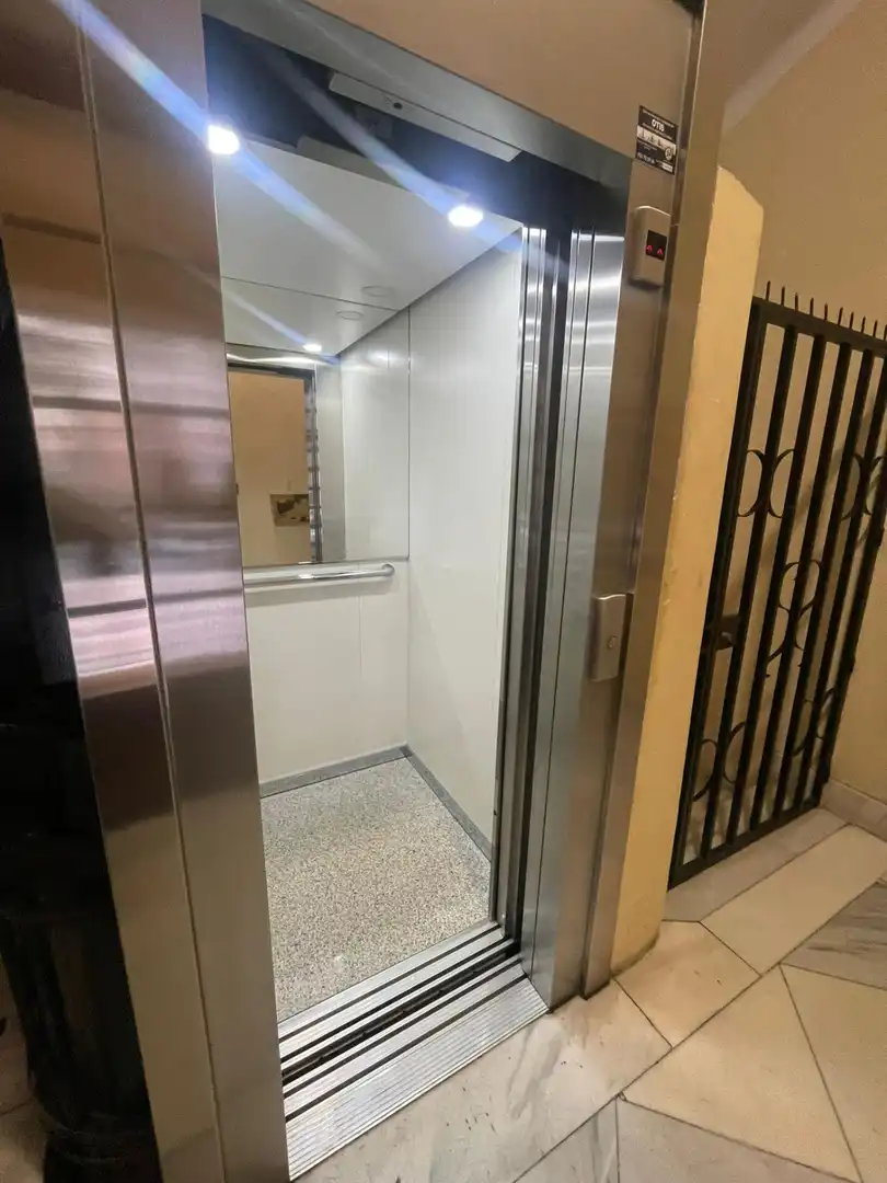 Office space with lift to rent in Calle Calle Miguel Iscar, imagen 2