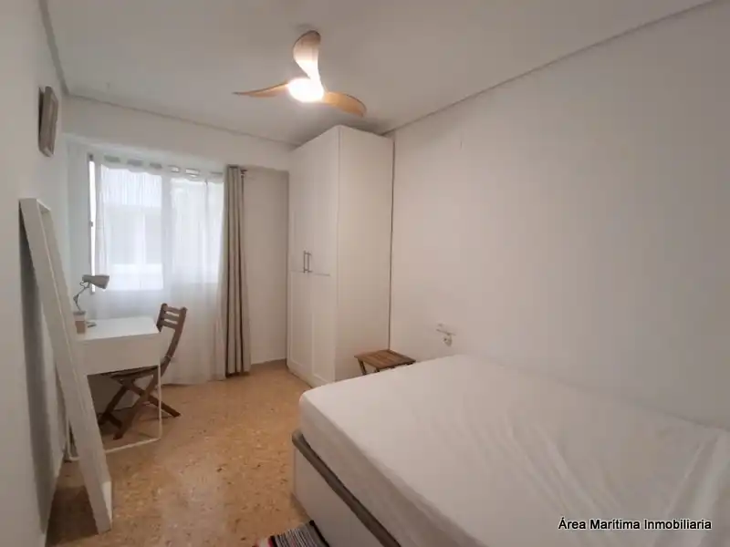 Bedroom of Flat for rent in Valencia  with Air Conditioner, Heating and Furnished