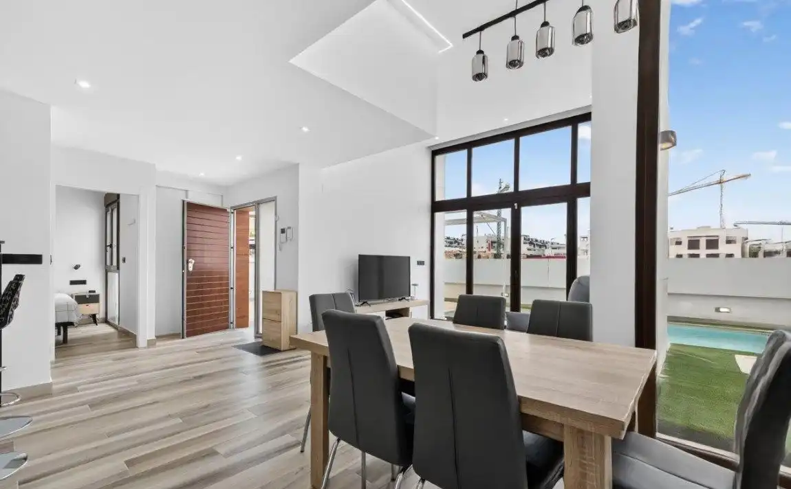 Chalet con piscina en venta en Los Balcones - Los Altos, imagen 5