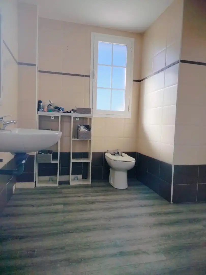 Baño de Casa adosada en venta en Moraleja de Enmedio con Aire acondicionado, Calefacción y Jardín privado