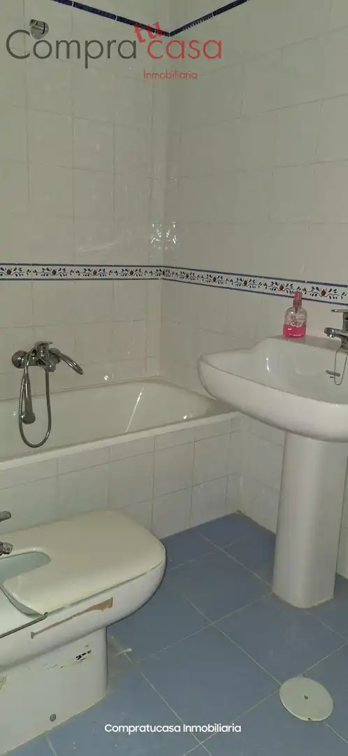 Bany de Dúplex en venda en Segovia amb Calefacció, Jardí privat i Parquet