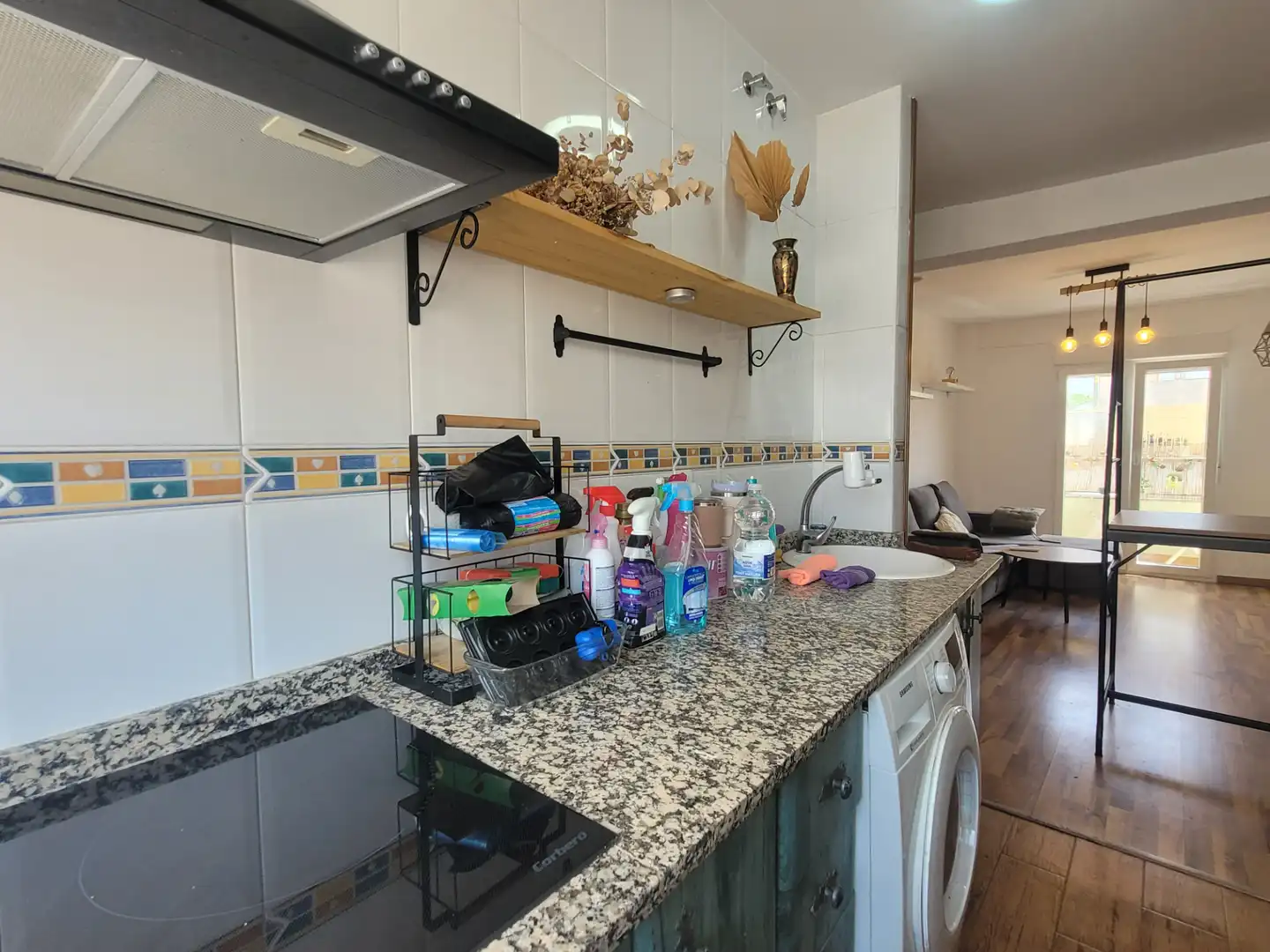 Cocina de Piso en venta en Maracena con Lavadora, Microondas y Balcón