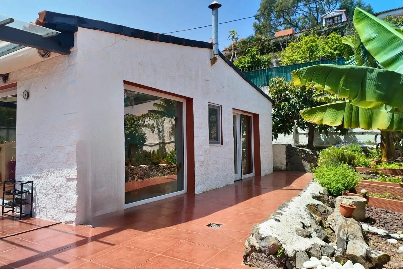 Vista exterior de Casa o xalet en venda en Arucas amb Jardí privat i Terrassa