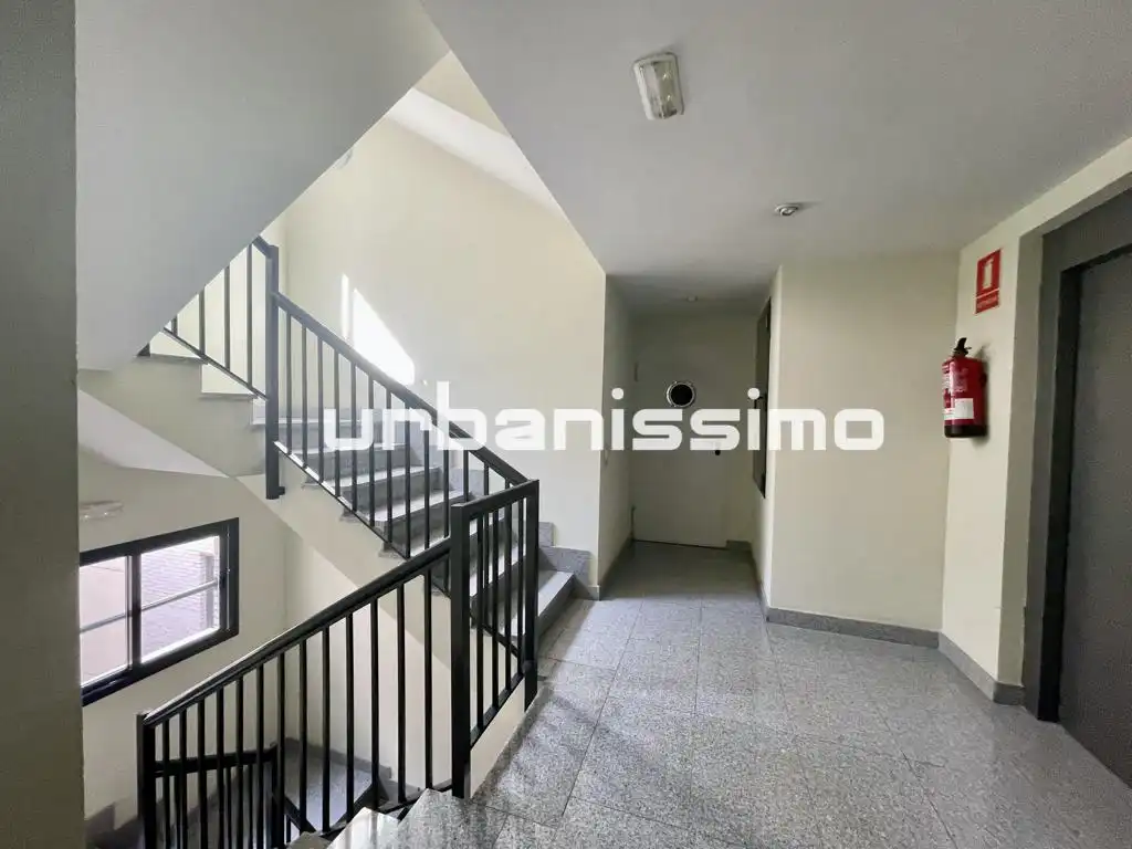 Flat for rent in Calle de Granada, Pacífico