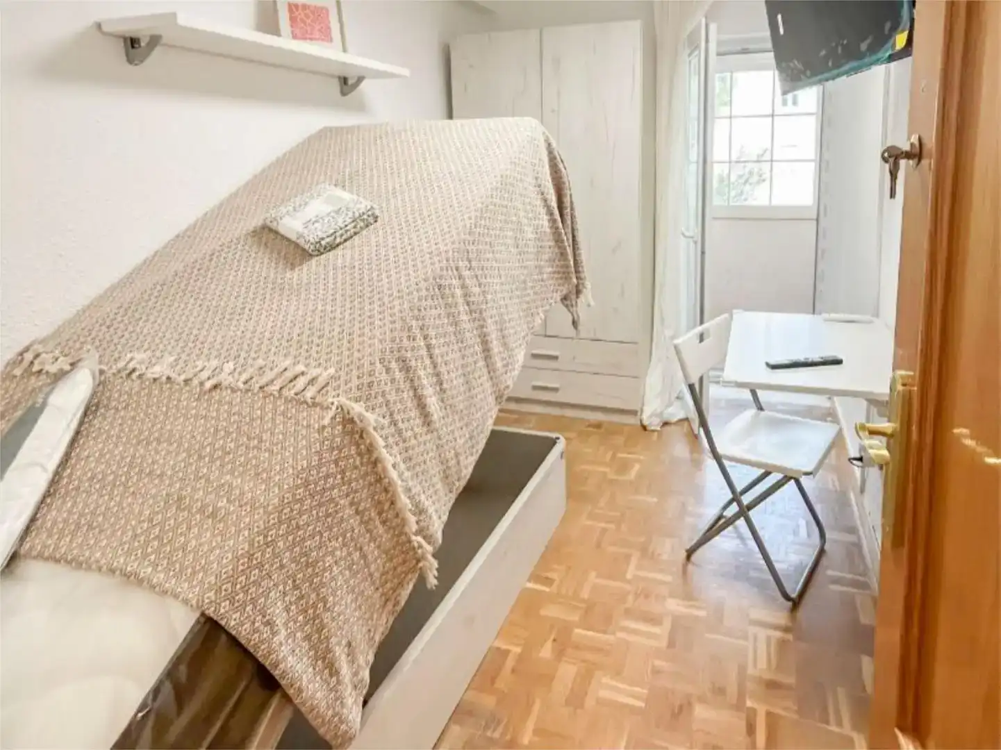 Bedroom of Flat for share in Coslada  with Furnished