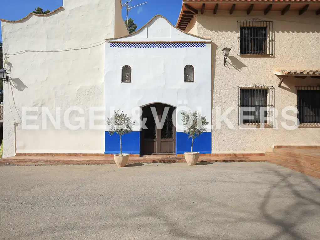Vista exterior de Finca rústica en venda en Ayora amb Calefacció, Jardí privat i Terrassa