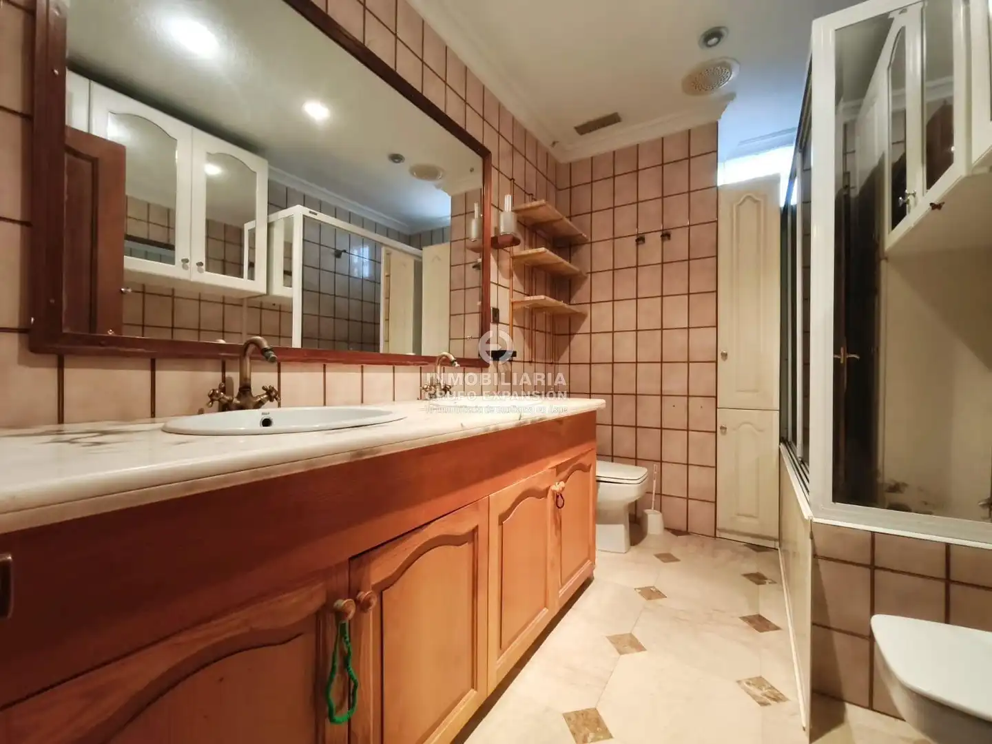 Baño de Piso en venta en Novelda