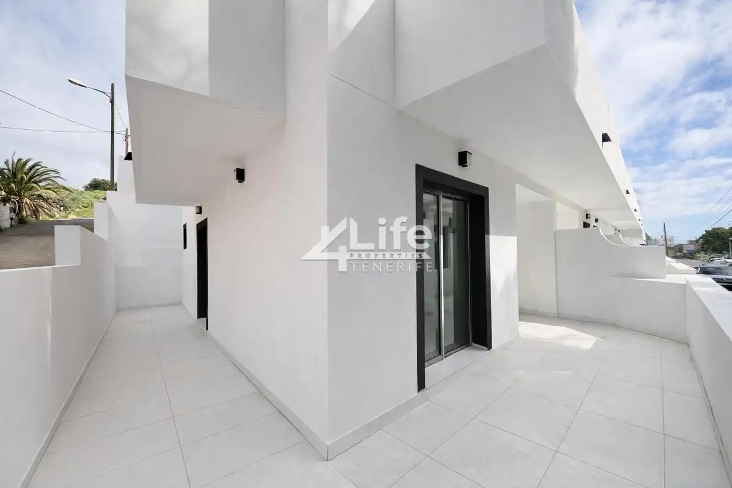 Vista exterior de Piso en venta en Adeje con Aire acondicionado, Terraza y Trastero