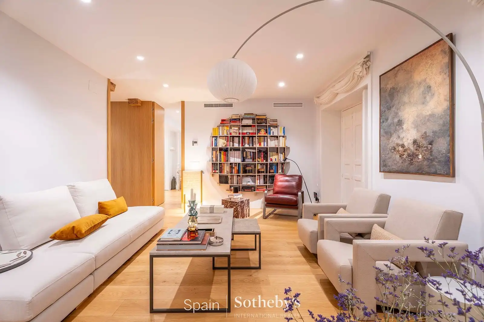 Sala d'estar de Apartament en venda en Madrid amb Aire condicionat i Calefacció