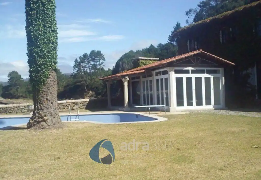 Garden of Buildings for sale in Corcubión