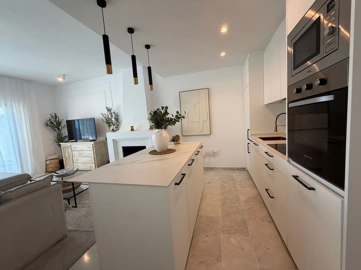 Cocina de Casa adosada de alquiler en Estepona con Calefacción, Jardín privado y Alarma