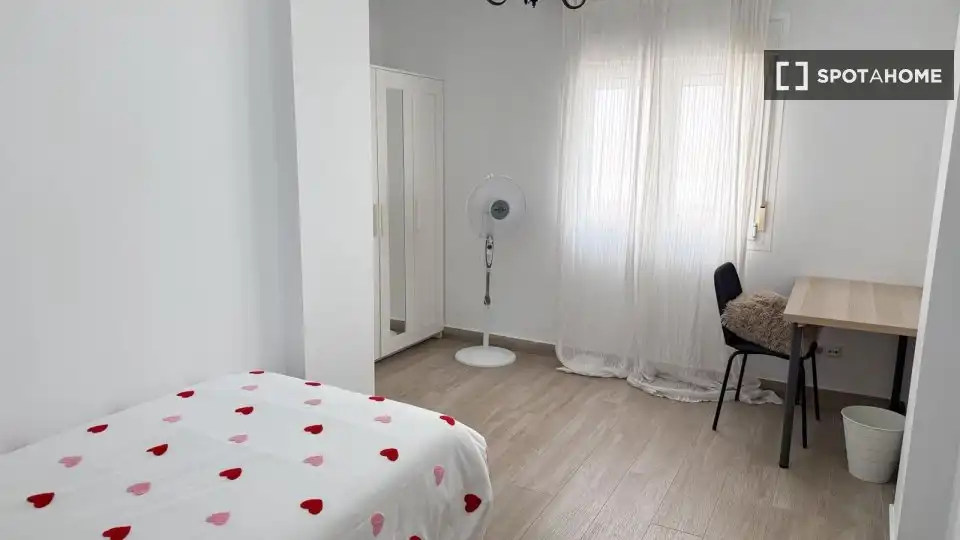 Schlafzimmer von Wohnung zur untervermieten in Málaga mit Klimaanlage, Terrasse und Möbliert