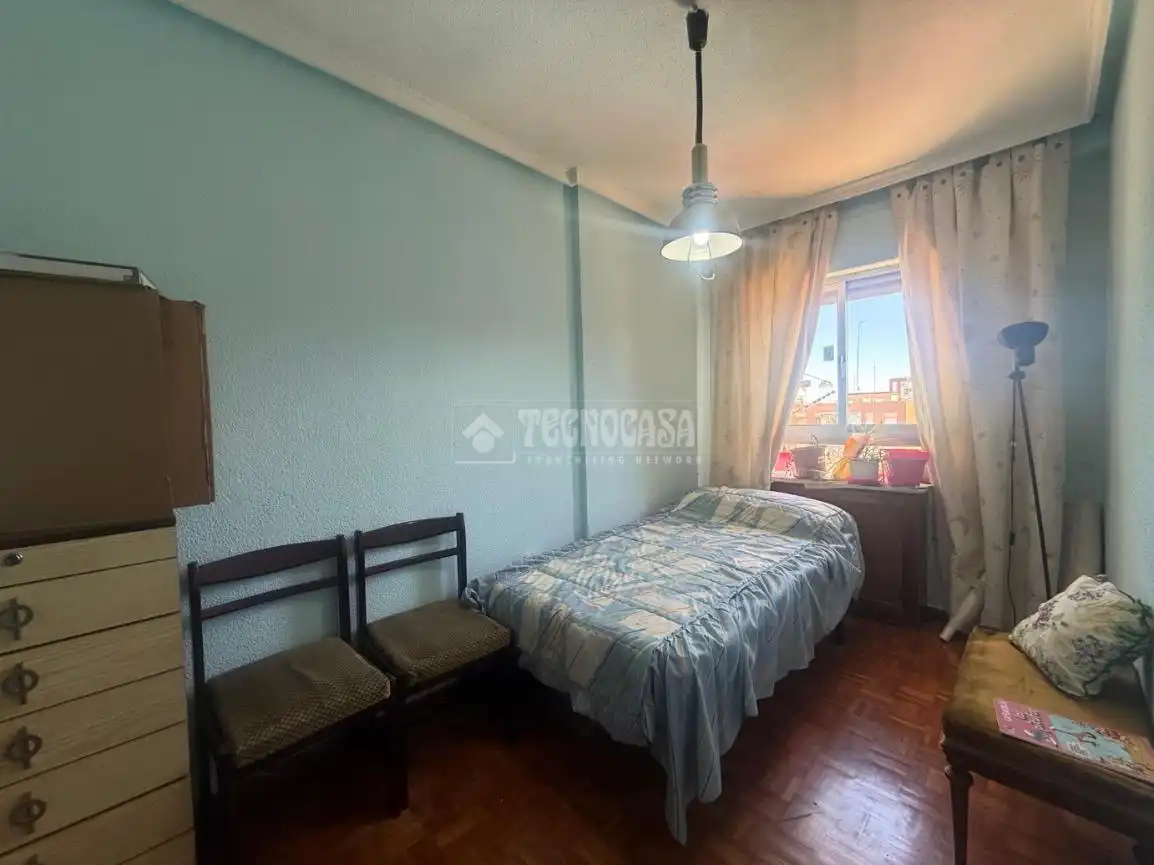 Habitación de Piso en venta en Madrid con Piscina comunitaria