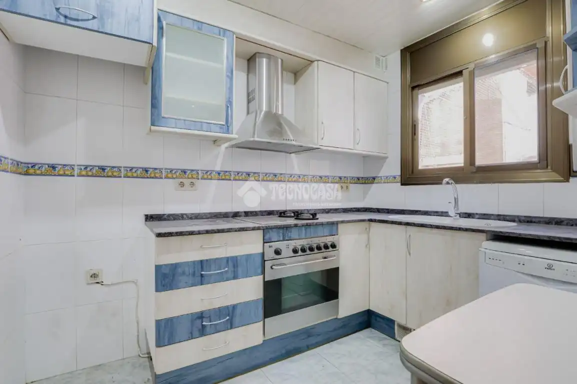 Cocina de Casa adosada en venta en Montcada i Reixac con Calefacción y Balcón