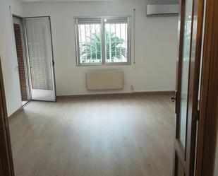 Bedroom of Flat to rent in  Madrid Capital  with Air Conditioner, Heating and Private garden