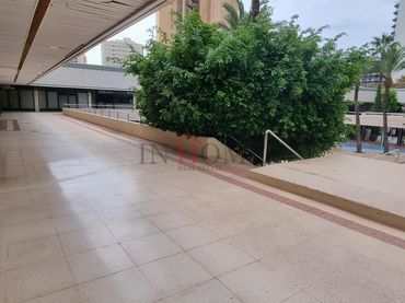 Local comercial en venta en AVD EUROPA