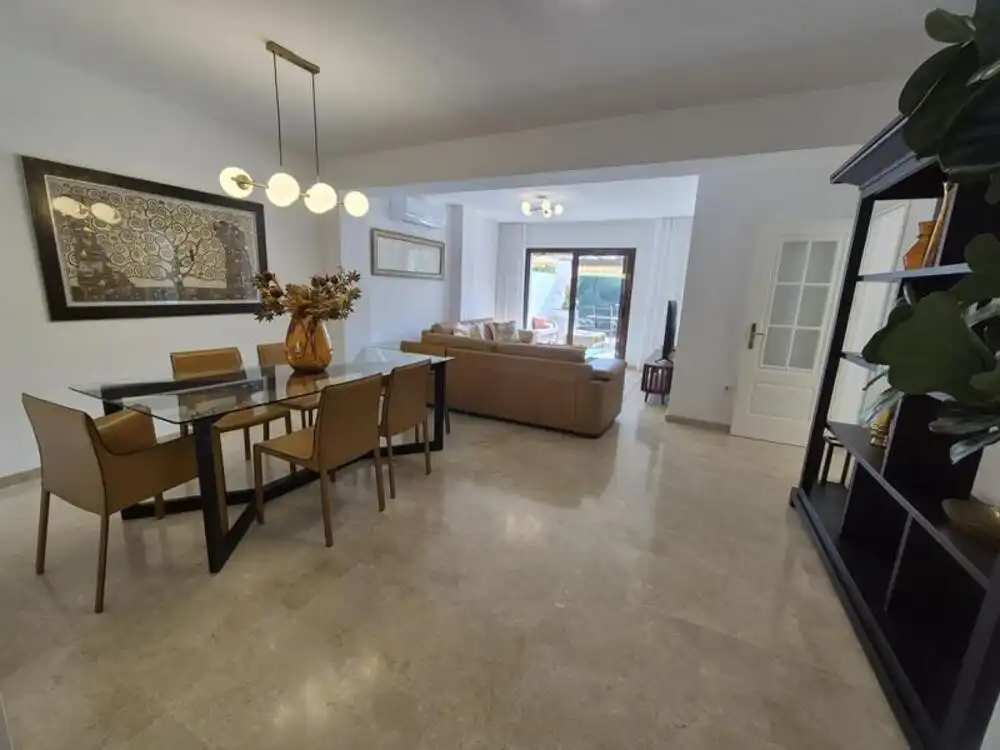 Menjador de Apartament de lloguer en Marbella amb Aire condicionat, Terrassa i Traster