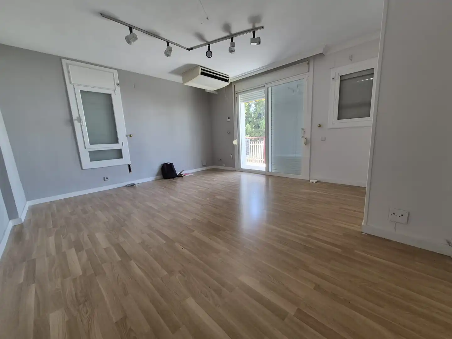 Sala de estar de Piso en venta en Barcelona con Aire acondicionado, Parquet y Terraza