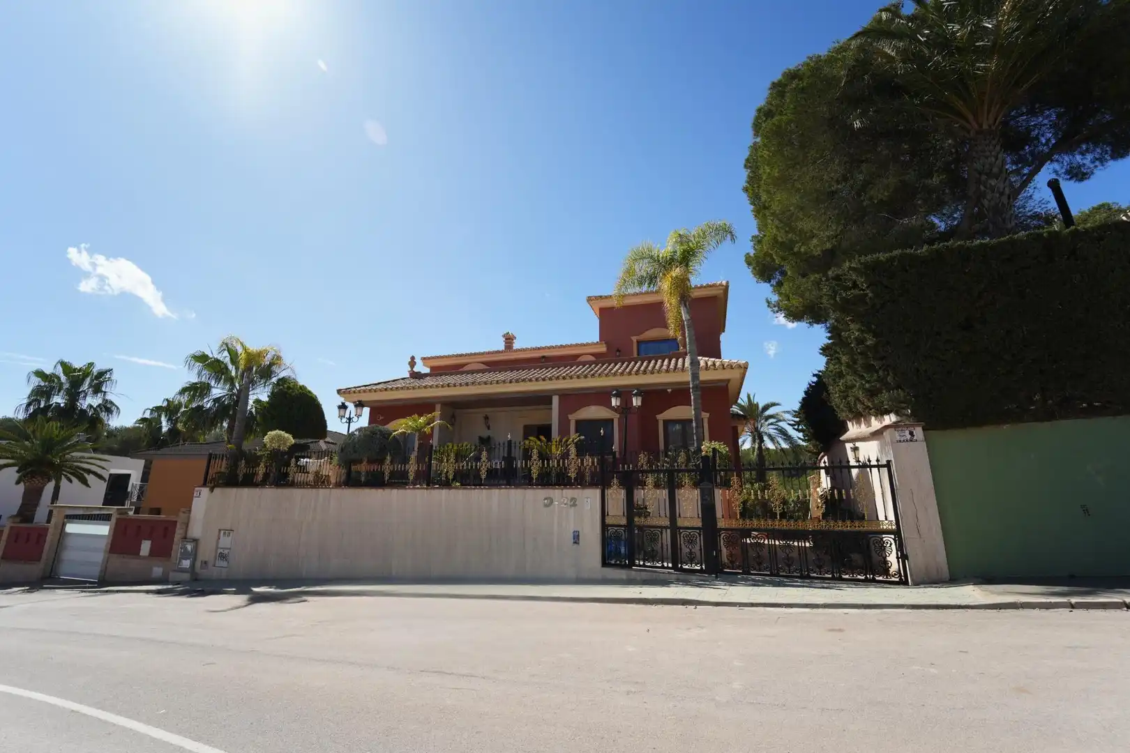 House with pool for sale in Orihuela Costa