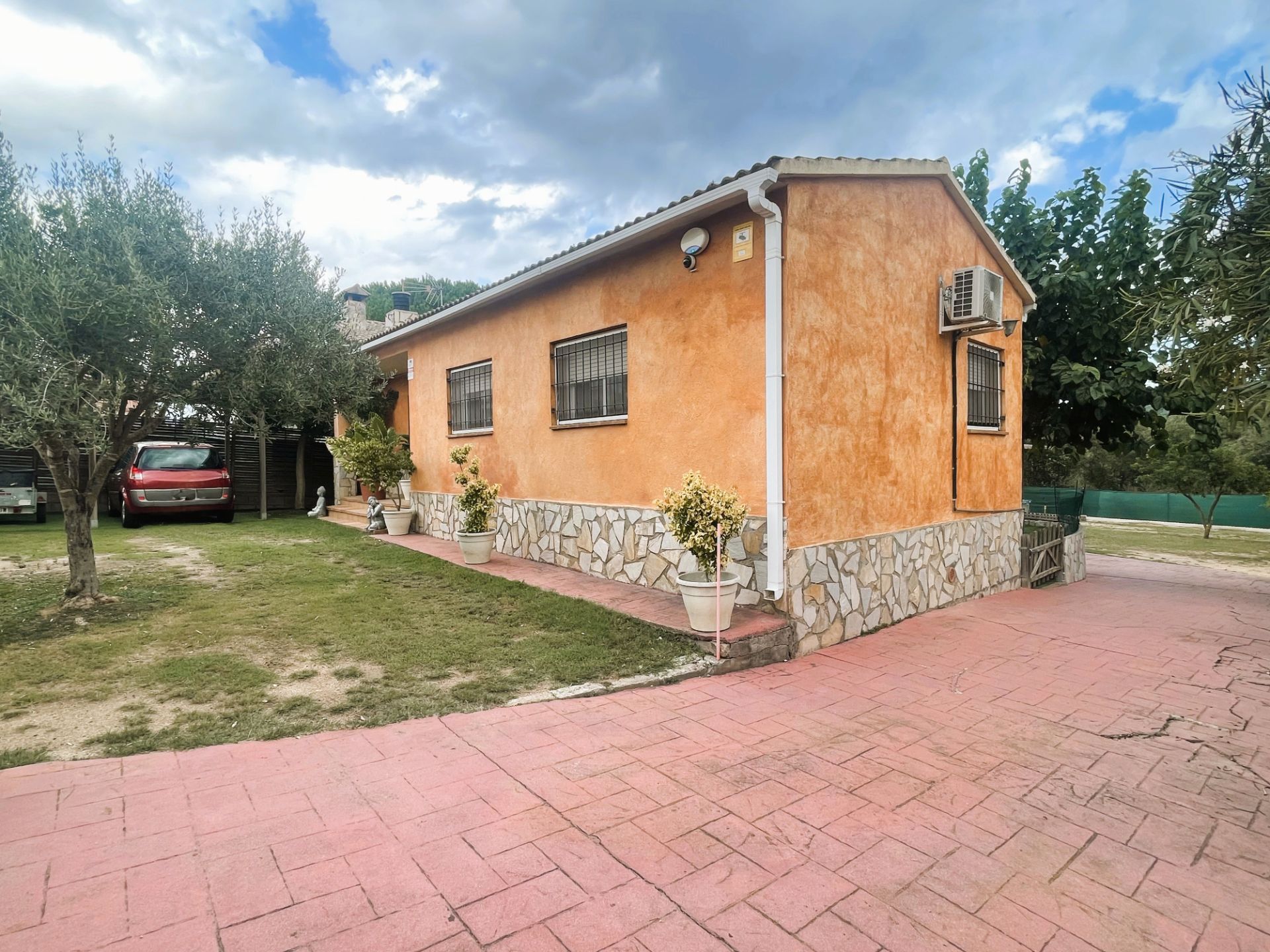Vista exterior de Casa o xalet en venda en Vidreres amb Aire condicionat, Calefacció i Jardí privat