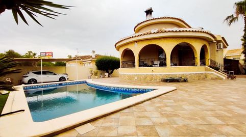 Fantástico chalet independiente en Urbanización Monteazul, Benijófar, Costa Blanca