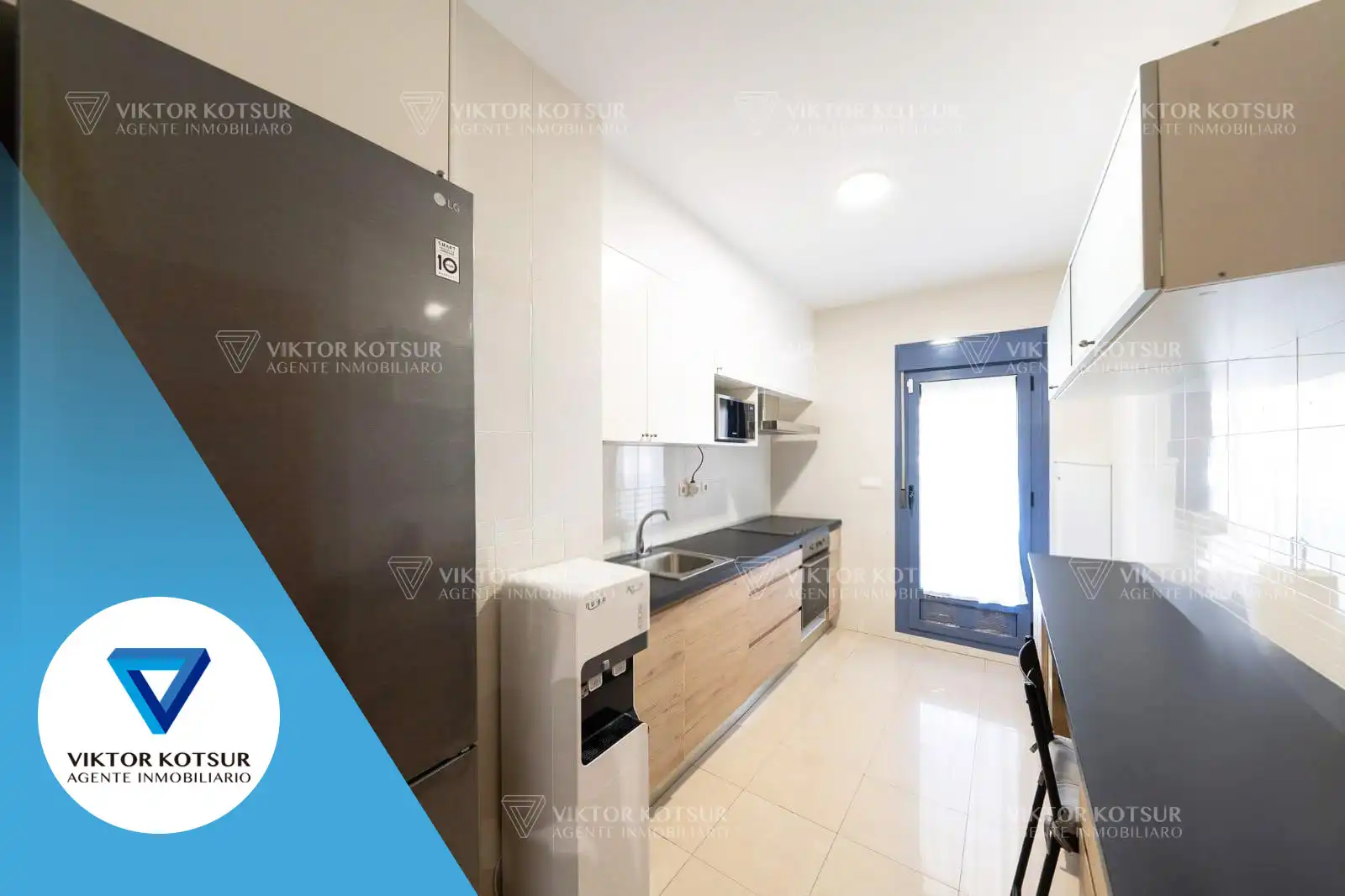 Kitchen of Flat for sale in Roquetas de Mar  with Air Conditioner, Terrace and Internet