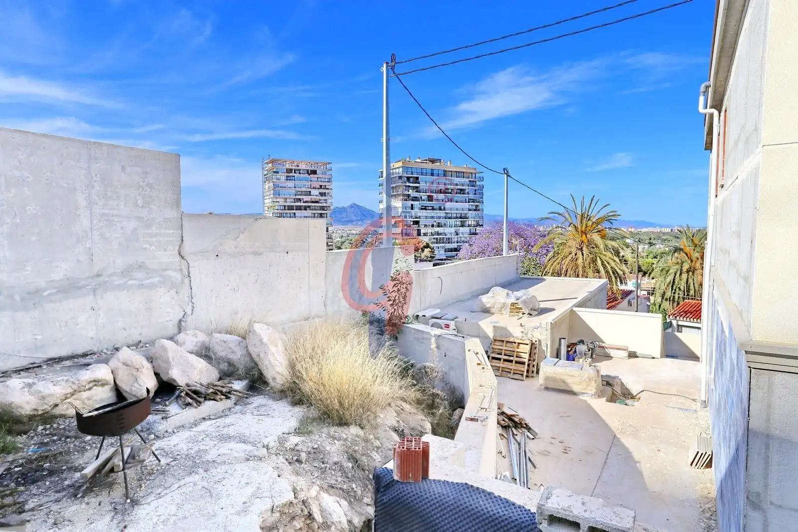 Vista exterior de Casa o xalet en venda en Alicante / Alacant amb Jardí privat, Terrassa i Piscina
