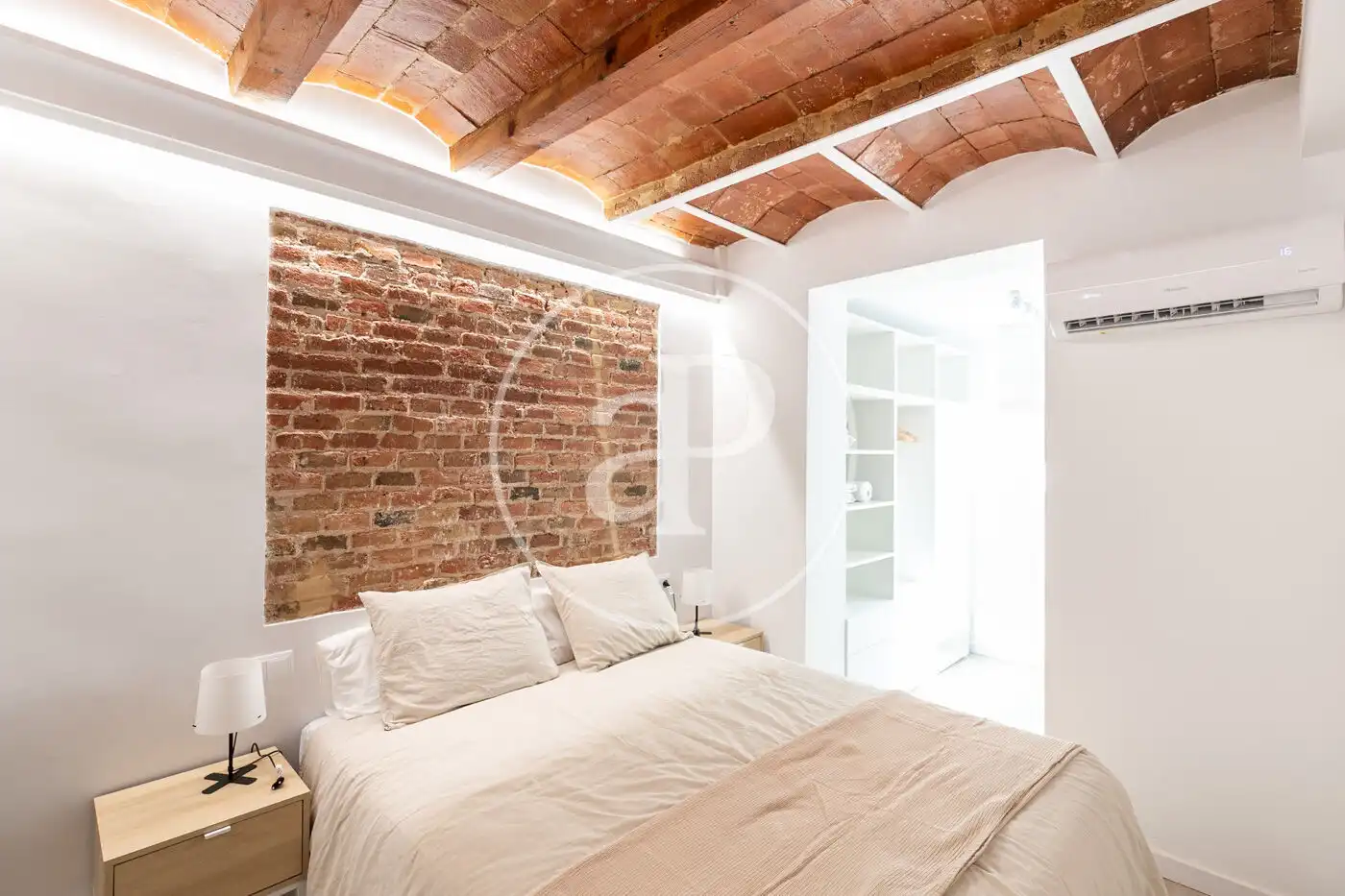 Schlafzimmer von Wohnung zum Verkauf in Barcelona mit Klimaanlage, Heizung und Terrasse