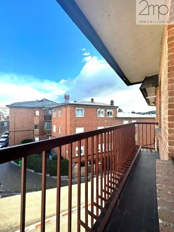 Terrassa de Apartament en venda en Manzanares El Real amb Terrassa, Rentadora i Piscina comunitària