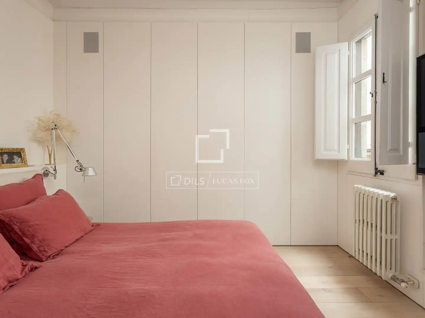 Bedroom of Flat for sale in Ciutat Vella
